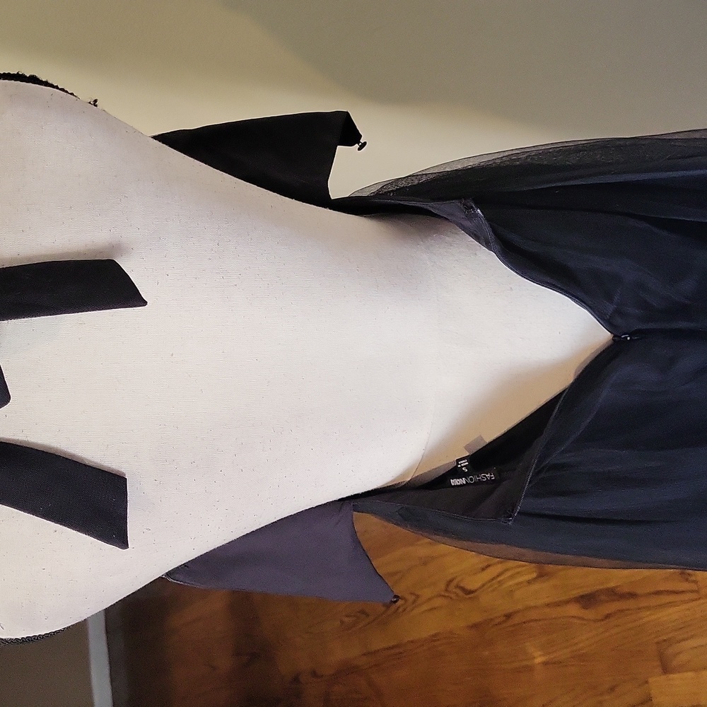 Fashion Nova Dress 🖤 - Picture 13 of 16